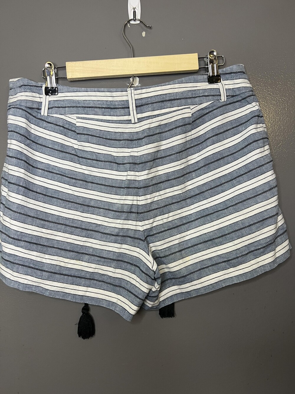 Ann Taylor LOFT Shorts Womens 8 Blue Striped Chambray Riviera Tassel Waist Chino - Picture 3 of 7